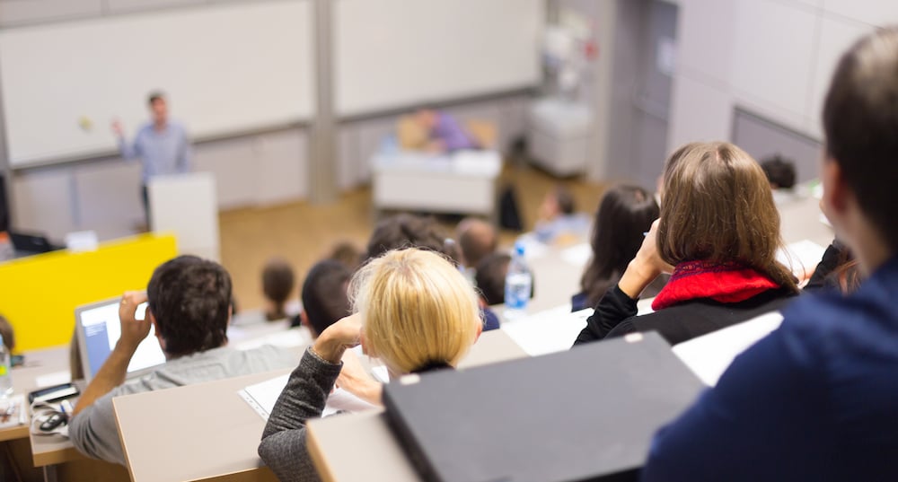 Studie_digitale_nutzung_Uni_Matej_Kastelic_shutterstock_225178372