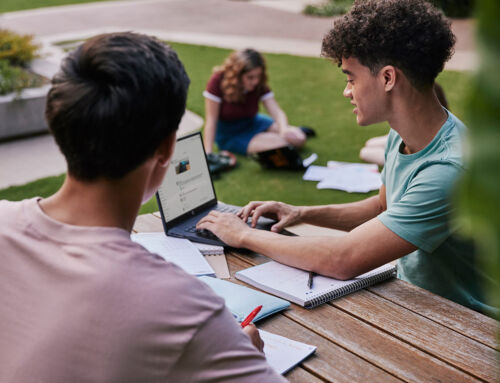 Für zwei Drittel der Schüler:innen sind Influencer die besseren Lehrkräfte